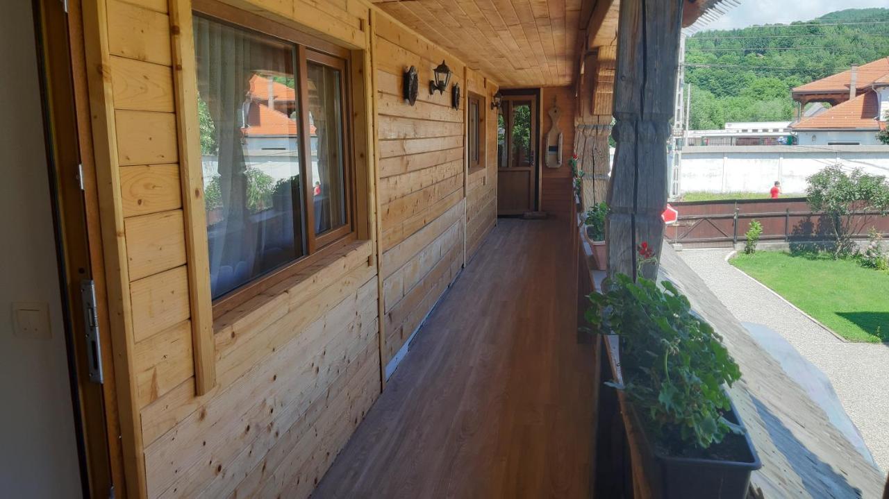 Casa Buga 호텔 Vişeu de Sus 외부 사진